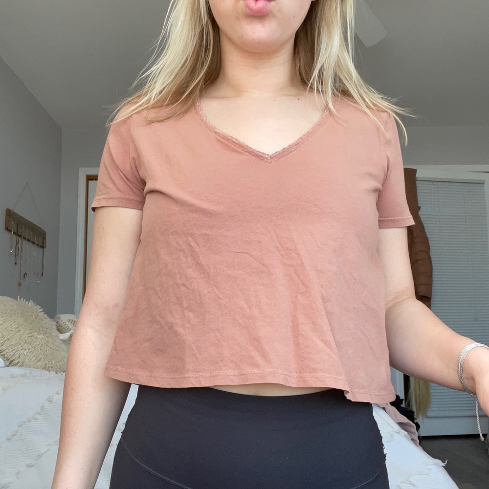 mauve cropped tee